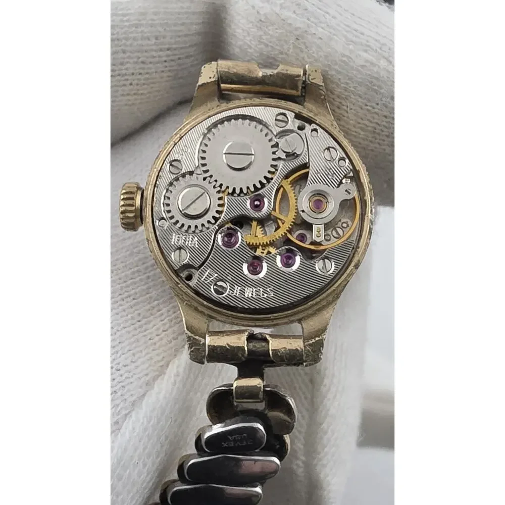 Ladies Vintage 50s Cardinal 17 Jewels Rare Back Mechanical Wind Watch Runs Well
